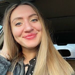 Meet your Posher, Kasey